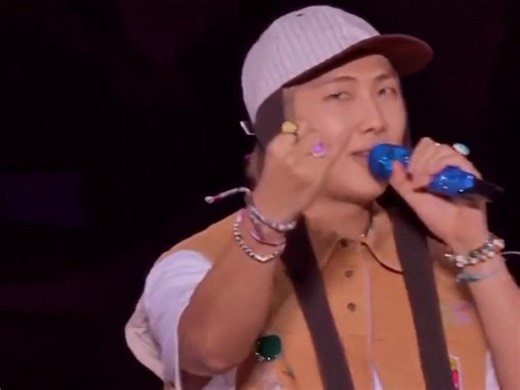 21K views · 262 reactions | The infinity symbol ♾️ in our page name is here for a reason. It means that no matter what, we will never abondone BTS. We're in this family forever 輸 We made a promise with Namjoon and the boys, and we intend to stay with them always, no matter what 珞. Here's to all the Army's who never left BTS's side, this video is for you guys, thank you for keeping Namjoon's promise 凉﫰 ~ Moonie  | BTS Australia ∞ | Facebook