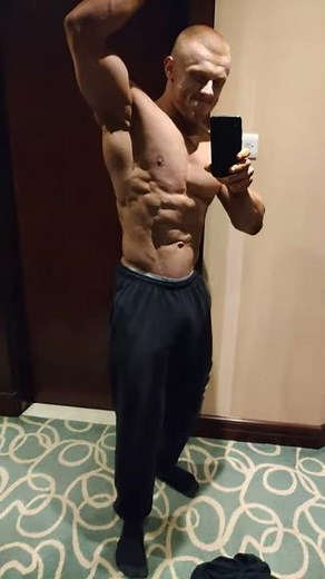 Worship muscles! Alpha musclegod! Superior male