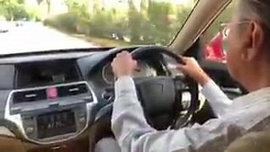 24K views · 2.1K reactions | Perdana Menteri Malaysia YAB Tun Dr Mahathir Mohamad memandu sendiri memantau perkembangan terkini disekitar Kuala Lumpur pagi tadi. | Pakatan Harapan Supporters | Facebook