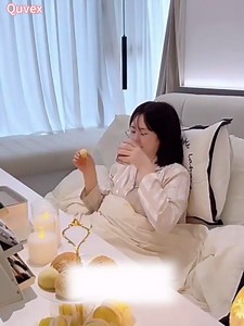 Over Bed Table with Wheels, Overbed Table, Over The Bed Desk, 26.7"-40.5" Adjustable Height, Hand Crank, Giant Portable Mobile Laptop Cart for Computer, Bedroom Work, King Size Beds