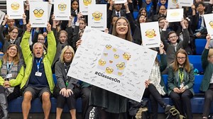 Video. UK teen launches campaign to add glasses to emojis