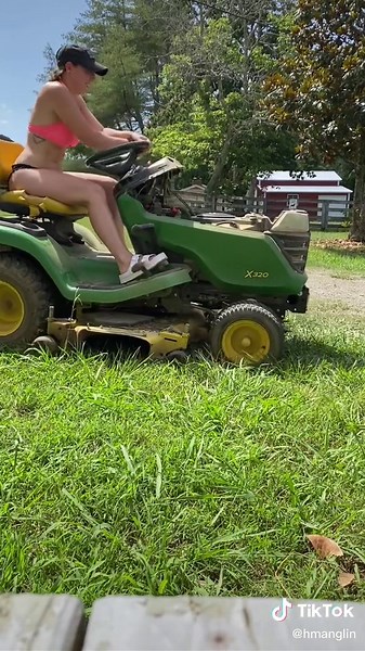 She’s seen some things, but she’ll get’er done 😂 #johndeere #bikini #itsgreatoutdoors #girlswhomow