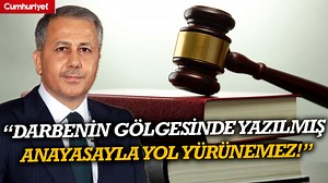 Ali Yerlikaya: Darbenin gölgesinde yazılmış bir anayasa ile yol yürümek mümkün değildir! İçişleri Bakanı Ali Yerlikaya, TBMM'de düzenlenen "Türkiye'nin Sivil Anayasa Yolculuğu" toplantısında; "Bugünün dünyasında hala 1982 darbesinin gölgesinde yazılmış bir anayasa ile yol yürümek mümkün değildir. Aziz milletimiz vesayetin değil milletin anayasasını istiyor. Milletin ruhunu yansıtmayan bir anayasa ile demokratikleşme olmaz" dedi. | Cumhuriyet Gazetesi