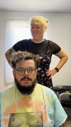 Legit thought I posted Bannerman’s consultation ages ago so don’t mind me spammin’ the rainbow undercut even more but it’s like really great ok? So this is just us chit chattin’ thru some ideas. As you can tell, there is a part of going with the flow and trusting the process but I do love to toss around different ideas and option. Also, lil shout out to our friend Lyndsey @scarebearnails if you’d like to see how cool the nails turned out too! Rainbow undercut and blonde on top. We cannot deny ho