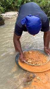 7.4K views · 104 reactions | Digger Finds Gold Nugget Worth $1200 in Bedrock Crack | Yundra Gold . Digger | Facebook