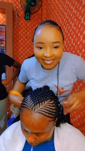The process I'd so satisfying. It's truly a work of art how you start from scratch and then end up with such beauty. Visit us at Ronald Ngala Street, Bestlady House, 2nd floor Room 97. Call 0718779129 #cornrowskenya #halfuphalfdownkenya #halflineshalfbraids #cornrowsnairobi #braidsnairobi #braidscbd #braidskenya #cornrowscbd #hairstylistcbd #hairstylistkenya #hairsalon #hairsalonkenya | VIP Queens Salon