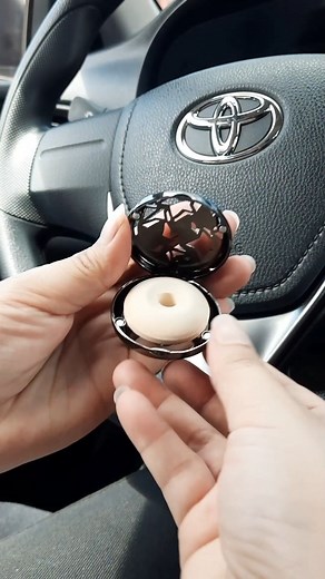 The Lolita Lempicka Gun Metal Car Diffuser paired with Heavenly Sun car diffuser refill is the ultimate perfume ritual. Indulged in the wonderful scent of magnolia flower and enjoy a beautiful drive. Take advantage of our Buy 1 Take 1 FREE car diffuser refill of your choice now until June 30, 2023! Hurry, before it’s out of stock! shopee.ph/maisonbergerph #MaisonBergerPhilippines #NowThisIsHome #antiodour #LampeBerger #Promo #fathersdaytreat #gift | Maison Berger Philippines