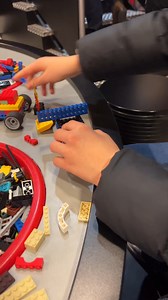 Schon mal deine LEGO Baukünste einer echten Herausforderung gestellt? Bei uns im RACER Bereich kannst du dein eigenes Rennauto bauen und seine Geschwindigkeit messen! #lego #legobauen #legobauwerke | LEGOLAND Discovery Centre Berlin
