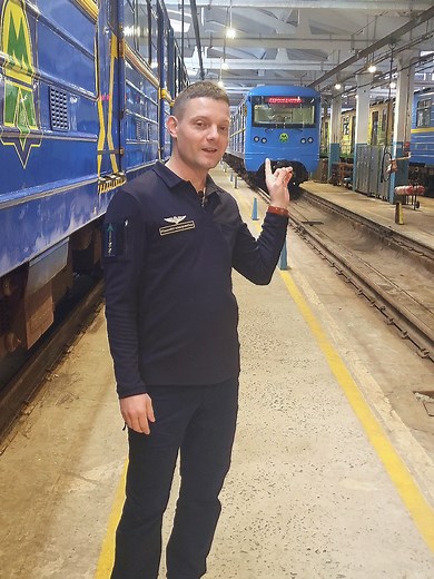 #DmitrijRoda ДмітрійРода #foryou метро #foru машиніст #recommendations рекомендації #метро Заїзд в Депо Модернізованого 81-717 (допомога у зйомці під час репортажу ТСН @darynaruban @Ｋｒｉｓｔｉｎａ🐊 @Andrii 🇺🇦