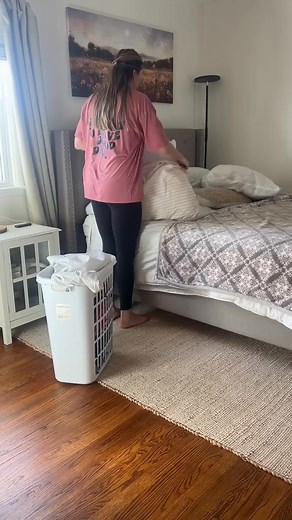 Deep clean the bathroom ✨ #tile #bathroom #vesselsink #bedroom #hexagontile #glass #deepclean #aesthetic #storytime #shower #farmhouse #primarybathroom #blacktile #cottagecore | skying