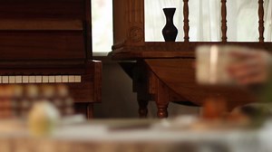 HomeLights Scented Candles for Women & Men, 18oz Candle Jars Aromatherapy 4-Wick Candle, Ideal for Rustic Modern Home Decor and Gifts, Blueberry Cheesecake