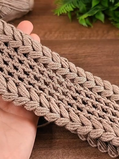 Easy Crochet Bandana Headband Pattern for Beginners