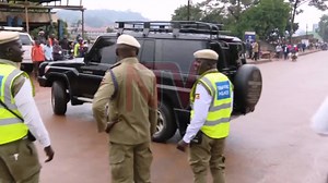 112K views · 3.7K reactions | OKUMENYA AMATEEKA KU NGUUDO: Waliwo mmotoka za gavumenti eziboyeddwa mu kikwekweto | BOSSA | Facebook