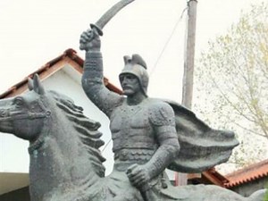 Sırplar milos obilic'in heykelini dikti