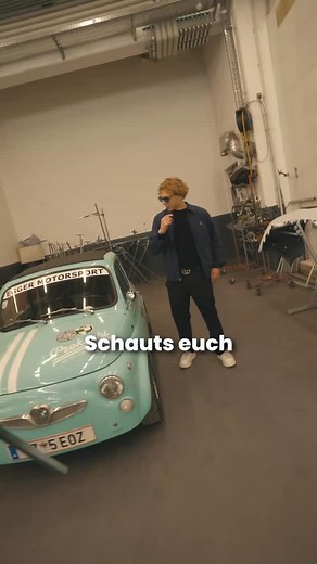 Bernhard zeigt sein Herzensprojekt – die Steyr Puch 500. Mit seinem Rennauto nimmt er in Tirol 10–12 Mal im Jahr an Slalom-Rennen teil. Ein echter Hingucker mit Geschichte und Leidenschaft – genauso wie Bernhard selbst. #rennauto #oldtimer #innsbruck #autohandel #rennen #autohaus #oldtimercar | Autohaus Haidacher Zillertal