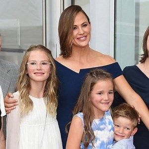 Jennifer Garner Shares 12-Year-Old Daughter's Hilariously Accurate Portrait of Her