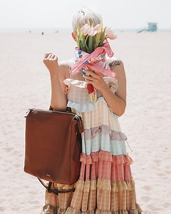 It’s hard to shop for someone who deserves everything. Not to worry, we’ve crafted the ultimate gift guide for Mom - check it out in our stories! https://bit.ly/3Kx6TDb 📸 by @missalissa | Fossil