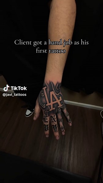 Hand Tattoo in Los Angeles: ENVY Design Experience