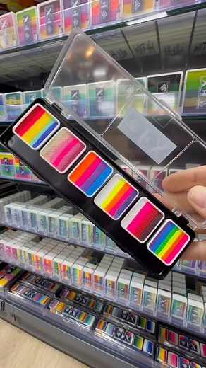 Check this Amazing Beautiful Palette by diamond fx❤️ #facepaintshop #facepaintshopeu #grimage #blacklight #neonnightparty #neon #schminkwinkel #schminke #grimeren #festival #makeupstore #makeupheaven #facepaintersofinstagram #facepainters | facepaintshop.eu