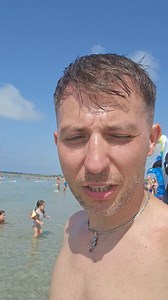🌴✨ **Terza tappa del nostro tour Maldive e Caraibi del Salento: Alimini, i veri Caraibi del Salento! 🌊🏝️** Pronti per un tuffo nel paradiso? 😍 La terza spiaggia del nostro tour ci porta ad Alimini, con acque cristalline e sabbia bianca che non hanno nulla da invidiare ai Caraibi! 🌅🌊 Un luogo magico dove potrai rilassarti e lasciarti conquistare dalla bellezza della natura. 🌿 Non vedevo l'ora di accompagnarvi in questo angolo di paradiso 🚌☀️ #MaldiveDelSalento #Alimini #ViaggiInsieme #Car