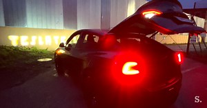 Teslin nočni "šov" sredi Ljubljane: kaj vse zmore? #video