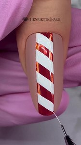 Christmas Candy Cane🎅🏼Nail Design. Credit : Nail Artist henriettenails | Allure Beauty-Shop