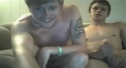 Bros having fun - video 8