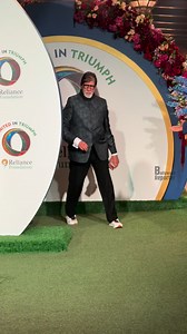 2.9M views · 31K reactions | Shahenshah of Bollywood Amitabh Bachchan spotted in classic style  #AmitabhBachchan #Shahenshah #BollywoodEvent #LegendaryStar #BigB | Bollywood Reporter | Facebook