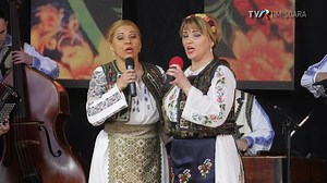 Pe scena din Muzeul Satului Bănăţean şi în acompaniamentul orchestrei Timişul, Maria Coman şi Felicia Stoian cântă de dor şi dragoste! | TVR Timisoara