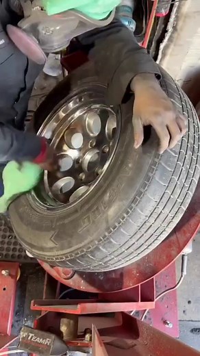 How do you polish aluminum alloy wheels to a mirror finish? One step cut and color is here. This silica free metal polishing compound is now available on our website. Our Q36 metal polishing compound is a true one-step solution for both cutting and coloring aluminum and stainless steel. It effectively and quickly removes surface imperfections, orange peel, and scratches while leaving a high-gloss finish. Its unique formula ensures a consistent and even finish, without leaving any residue or swir