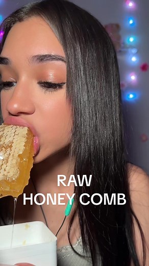 Raw Honey Comb 🐝🍯✨ #asmr #mukbang #rawhoneycomb #eatingasmr #fyp | ASMR