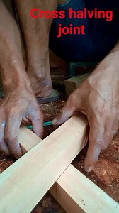 "Cross halving joint' Sambungan silang/x yg diambil separo Pada setiap sisinya,, dan dg ukuran yg sama,, sambungan ini biasa diaplikasikan untuk rangka atau tiang meja,selamat mencoba,, selamat siang ,selamat beraktifitas,, salam semangat ,, tetap berjuang💪💪 #crosshalvingjoint #mariberkarya #reel #fbpro | Om Yanto