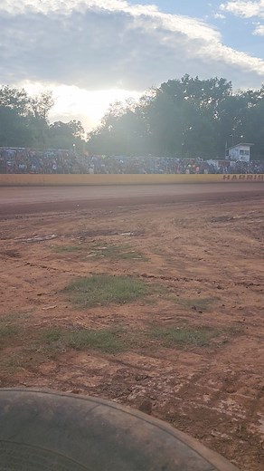 Cars on the track at Harris Speedway for hot laps. 🤙🏼 #racing #dirtracing #dirttrackracing | Dirt N' Speed Media