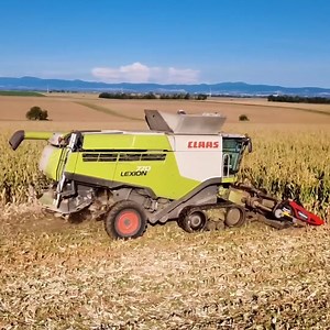 33K views · 615 reactions | Claas lexion combine harvester at corn harvesting | Big Machines | Facebook