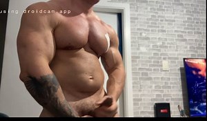 couplemuscle40 hot muscle man showing ass and cock