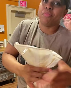 7 comments | QTNA: Do you eat your cupcake wrapper after you finish your cupcake?樂 Comment down below | The Cupcake Collection | Facebook