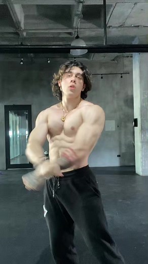 Baile de Zyzz: Tutorial de Hardstyle Dance por Carlos Belcast