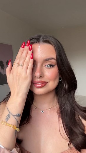 🚨 PSA: Don’t skip the SPF this summer! 🚨 Which Max Factor SPF foundation will be your go-to this summer? Protect your skin and stay flawless! 🌞✨ @sadiebass_ | Max Factor