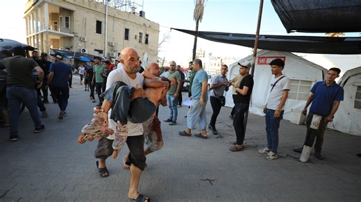 Killed in her pink roller skates, a Palestinian girl's photo in Gaza goes viral