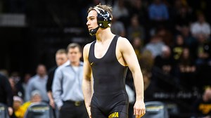 Iowa wrestler Spencer Lee makes NIL debut with The Players Trunk, Cameo deals