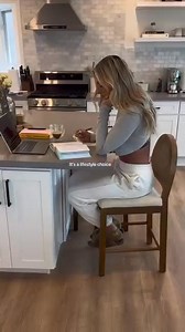 9.9K views · 159 reactions | #Trackandfield #athlete Annie Kunz | Sport Babes | Facebook