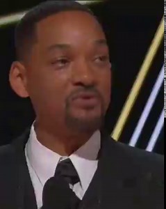 960K views · 7.6K reactions | Was Will wrong for this??  Scenes as Will Smith slaps Chris Rock for insulting his wife, Jada Pinkett Smith, before giving an emotional acceptance speech and apology after winning the Oscar for best actor... What a night! Thoughts? #Oscars #WillSmith #JadaPinkettSmith #ChrisRock | Garage Brunch | Facebook