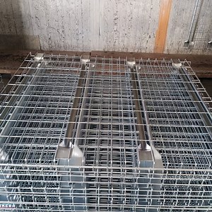 [Hot Item] Orange Color Powder Coated Pallet Racking Used Wire Mesh Decking