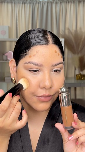 #makeupartist #makeuptutorial #makeup #foundation #cleangirlmakeup #contouring #blush Rare Beauty Laura Mercier Giorgio Armani Hourglass Cosmetics Benefit Cosmetics MAKEUP BY MARIO La Roche-Posay Milk Makeup Too Faced Cosmetics | Carol Lizbeth Trujillo
