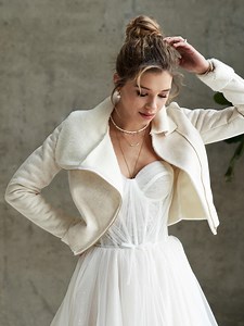 Bridal Fur Coat, Faux Fur Coat for Wedding, White Fur Cloak, Fluffy Coat, Wedding Fur Bolero, Faux Fur Wedding Wrap, Women's Suede Jackets - Etsy