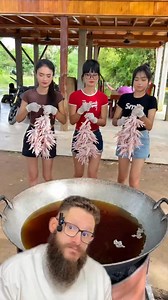 1.3M views · 25K reactions | Só não gosta de pé quem nunca comeu assim #react #reactcomedy #humorbrasileiro #comentariotransformativo #conteudooriginal #sobrevivente #criadorbrasileiro #satira #narrativapropria | Sobrevivente | Facebook