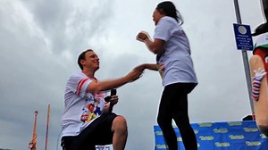 Joey Chestnut Proposes to Girlfriend ... BEFORE Stuffing Face at Annual Contest (VIDEO)