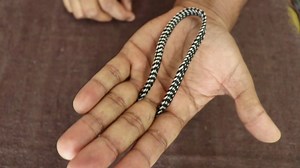 28K views · 2.3K reactions | Rope through finger | A magic trick tutorial video by Hindi Magic Tricks #hindimagictricks #magic #jadu #magicshow #magictutorial | Hindi Magic Tricks | Facebook