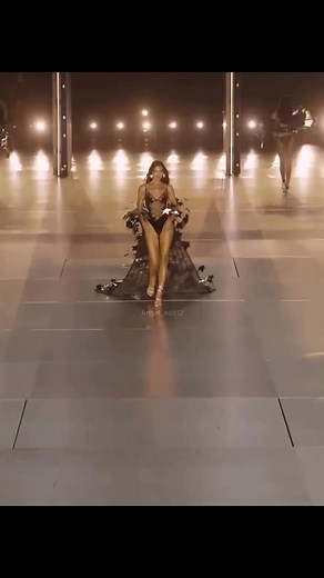 Irina Shayk for Victoria's Secret FashionShow #irinashayk #victoriassecret #supermodel #viralpost #modeling #model | Alone In Millions