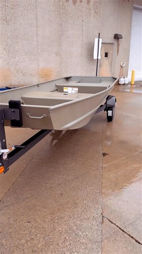 1542 Tracker Grizzly Jon Boat! #bassproshop #jonboat #tracker
